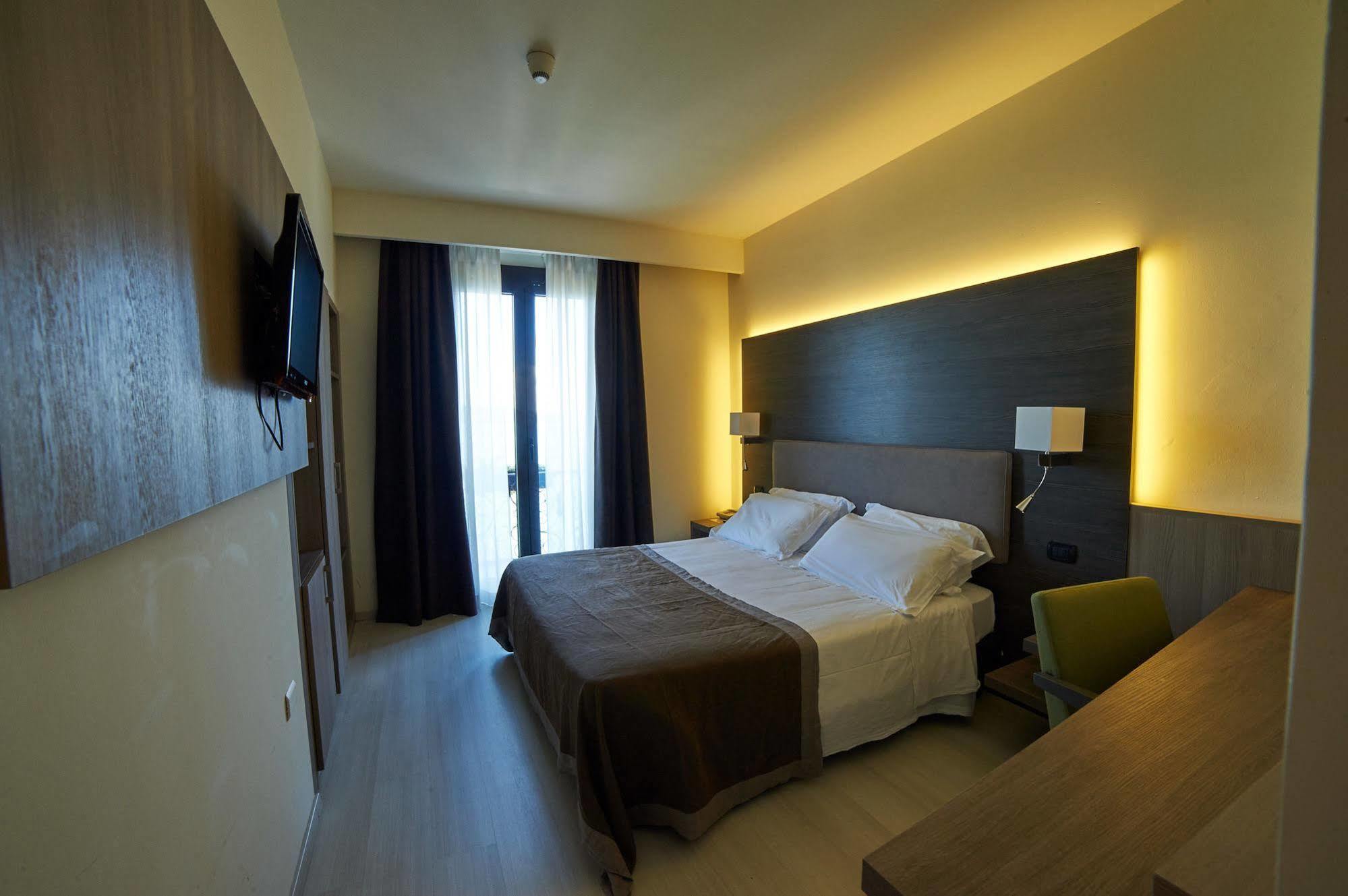 Giardino Hotel Arona